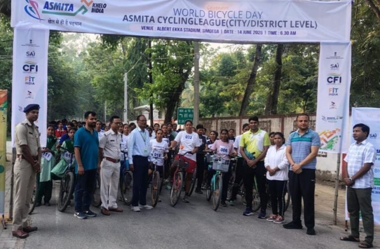 Reshma Kumari shines in Asmita Women's Cycling City League; 300 girl cyclists participate.