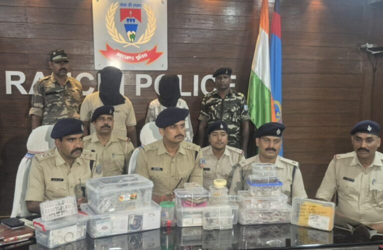 Rs 15 lakh theft in Namkum solved; gang leader and jeweler arrested.