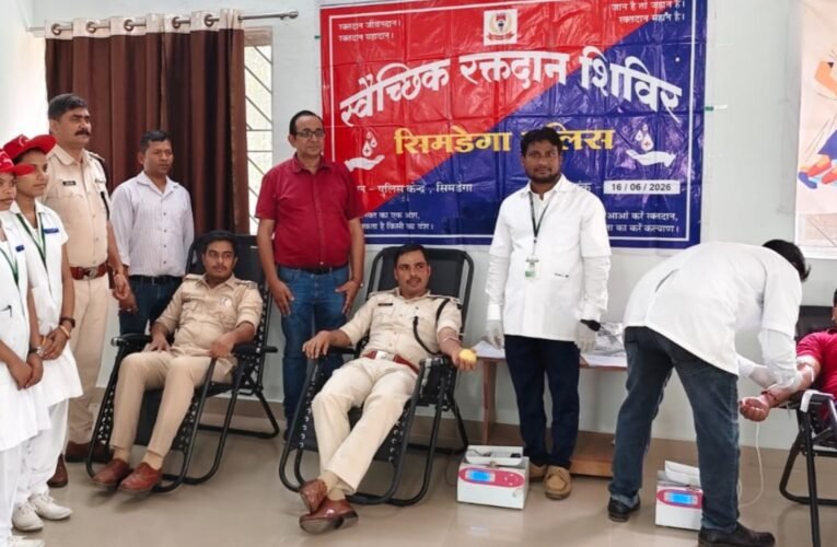 Jawans set an example of humanity through blood donation; camp organized at Police Lines, Simdega.