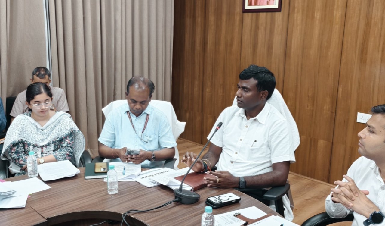 Important review meeting in Ranchi regarding the Special Intensive Revision (SIR); instructions issued to ensure 100% completion of Enumeration Form work.