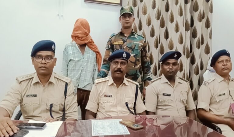 चाईबासा जग्गनाथपुर बन्नाथपुर पुलिस की बड़ी कामयाबी, 24 घंटे के भीतर हत्याकांड का खुलासा; आरोपी गिरफ्तार