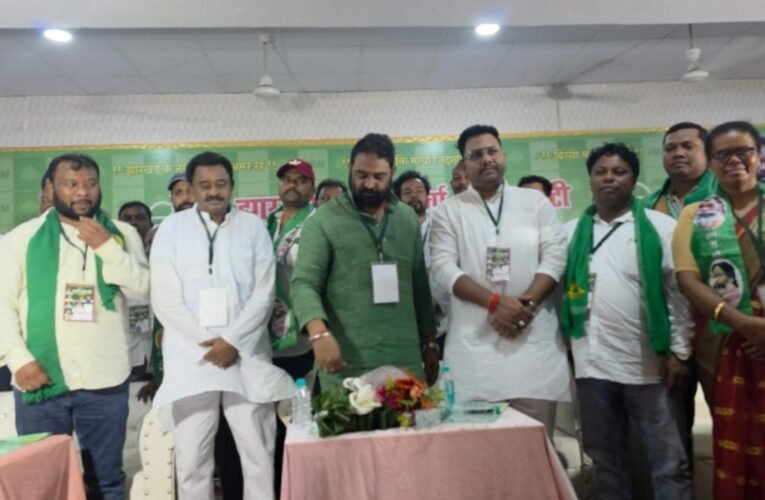 Thousands of JMM workers gather at booth-level workers' conference; raise questions regarding the SIR.