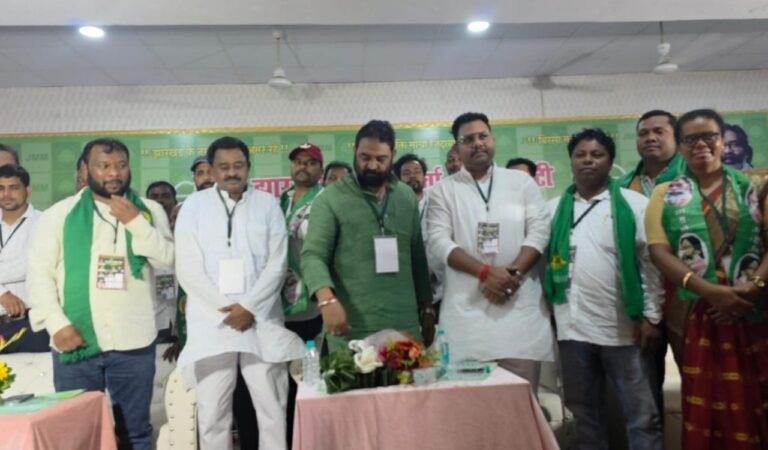बूथ स्तरीय कार्यकर्ता सम्मेलन में जुटे हजारों झामुमो कार्यकर्ता, एसआईआर पर उठाए सवाल