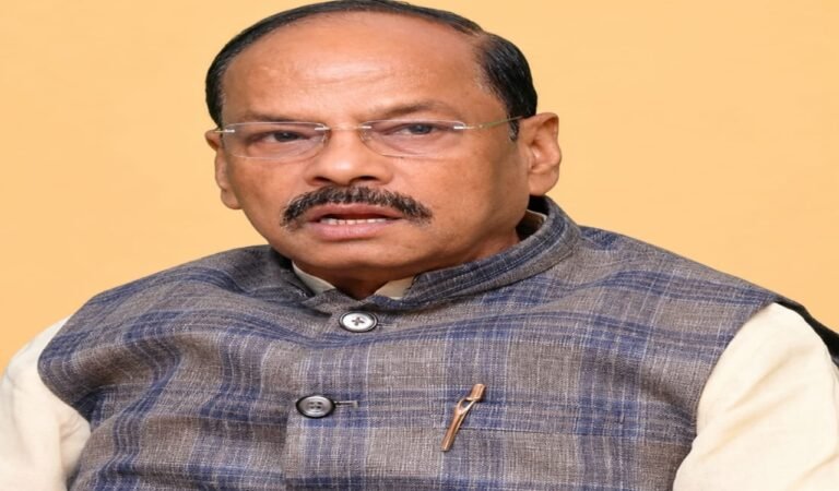 रांची: आरएसएस कार्यालय पर पेट्रोल बम हमले से सनसनी, पूर्व सीएम रघुवर दास ने की SIT जांच की मांग