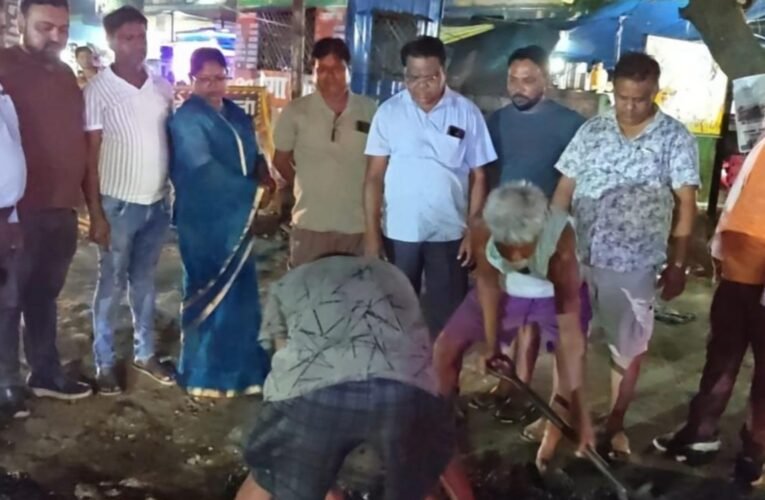नगर परिषद की पहल पर एनएच के गड्ढों की मरम्मत, राहगीरों को मिलेगी राहत