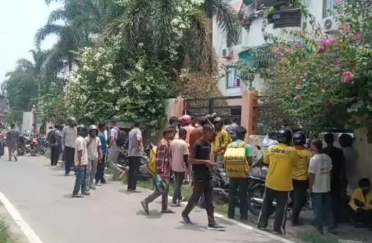 Delivery boy assaulted in Morhabadi; hundreds of workers staged a protest.
