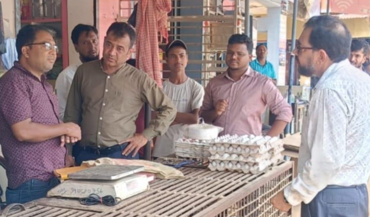 Special inspection drive conducted at meat and chicken shops in Simdega; warning issued against unlicensed operations.