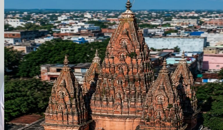 हजारीबाग पंचमंदिर विवाद: ताला तोड़कर कब्जे की कोशिश, पुजारी की शिकायत पर 8 लोगों पर FIR