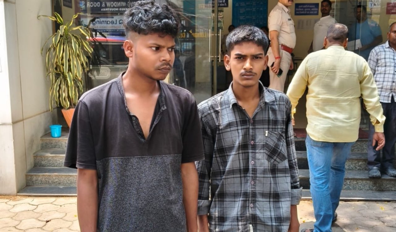 Mobile-snatching gang busted in Ranchi; two accused arrested, three mobile phones and a bike recovered.