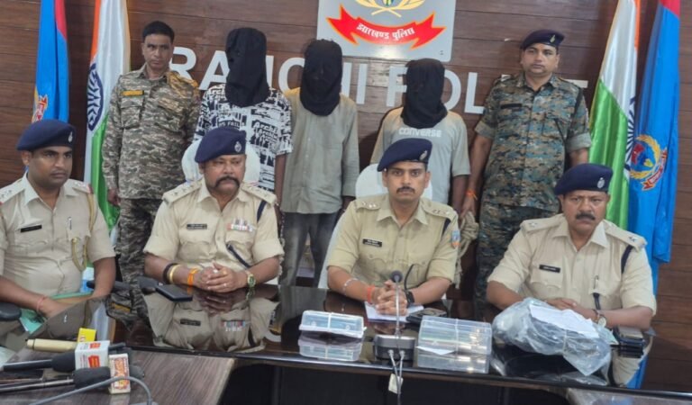 रांची पुलिस ने अंतरराज्यीय बाइक चोर गिरोह का किया भंडाफोड़, 3 गिरफ्तार, 6 चोरी की मोटरसाइकिल बरामद