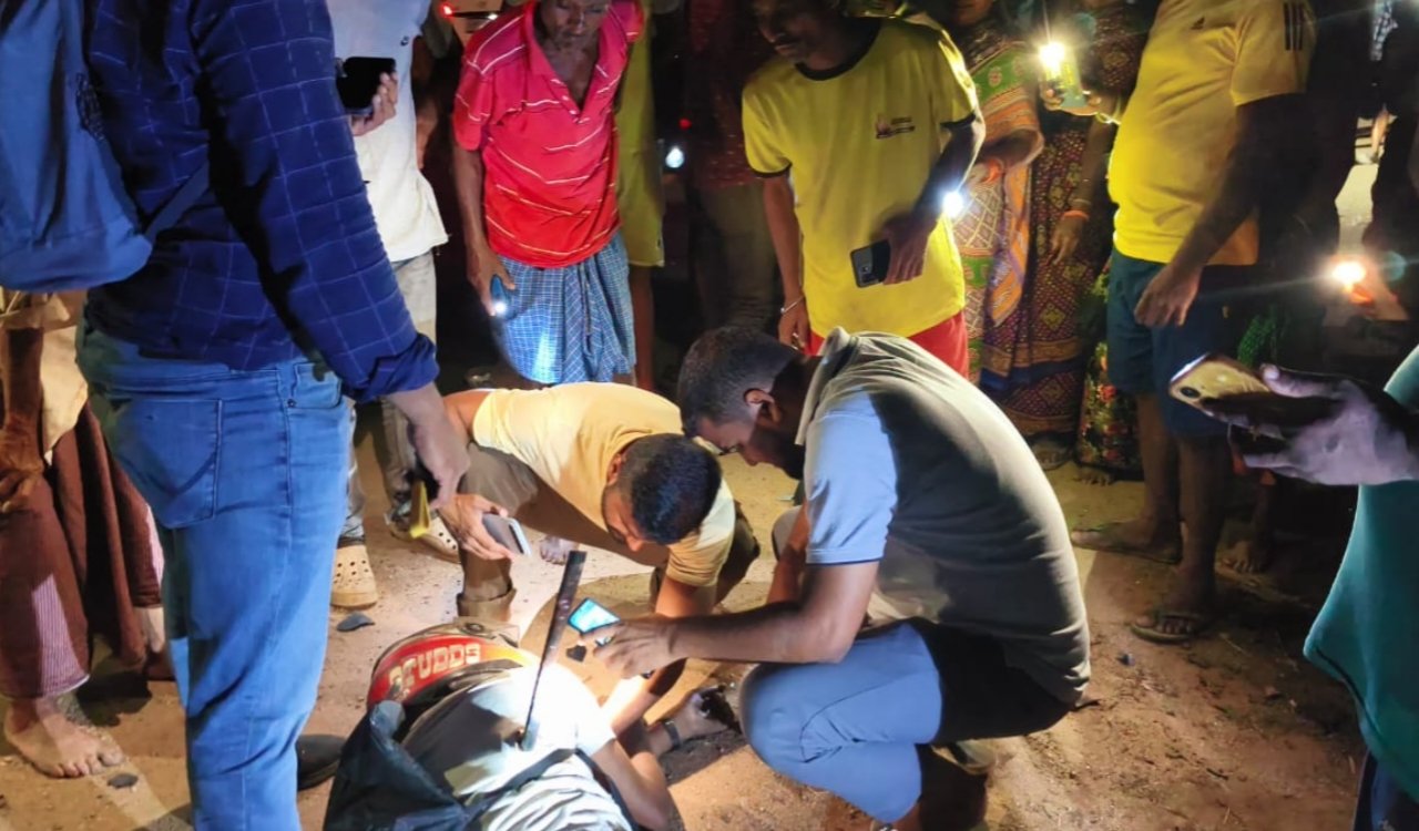 Road accident in Simdega: Revenue circle employee critically injured; unidentified auto-rickshaw driver flees.