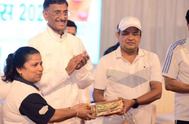12वां अंतरराष्ट्रीय योग दिवस: रांची विश्वविद्यालय के स्वर्ण जयंती दीक्षांत मंडप में भव्य आयोजन, स्वास्थ्य मंत्री ने किया योगाभ्यास
