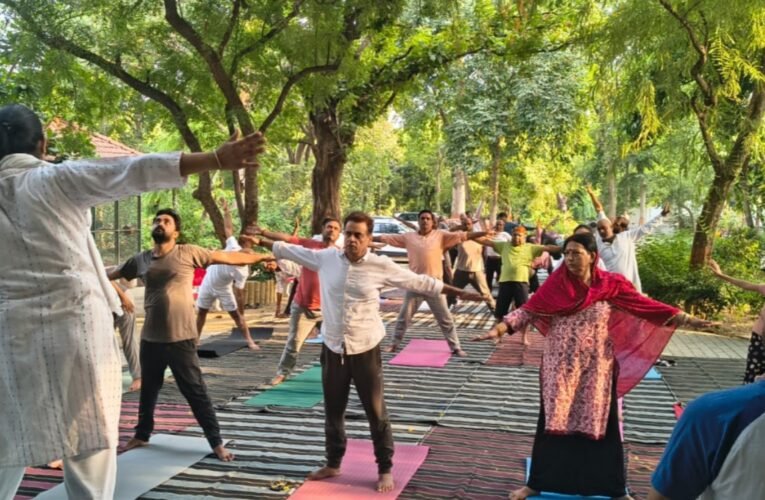 अघोरेश्वर भगवान राम योग एवं प्राकृतिक चिकित्सा अनुसंधान केंद्र में मनाया गया अंतरराष्ट्रीय योग दिवस