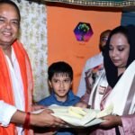 Health Minister honored yoga instructor Rafia Naz on World Yoga Day.