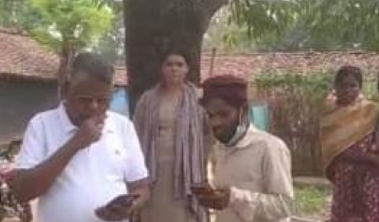Accused in police custody for extorting money from villagers by posing as an electricity department employee.