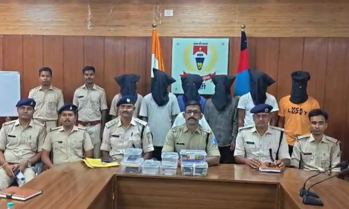 Major blow to PLFI in Khunti: Area Commander Shravan Das injured in encounter, 6 associates arrested.