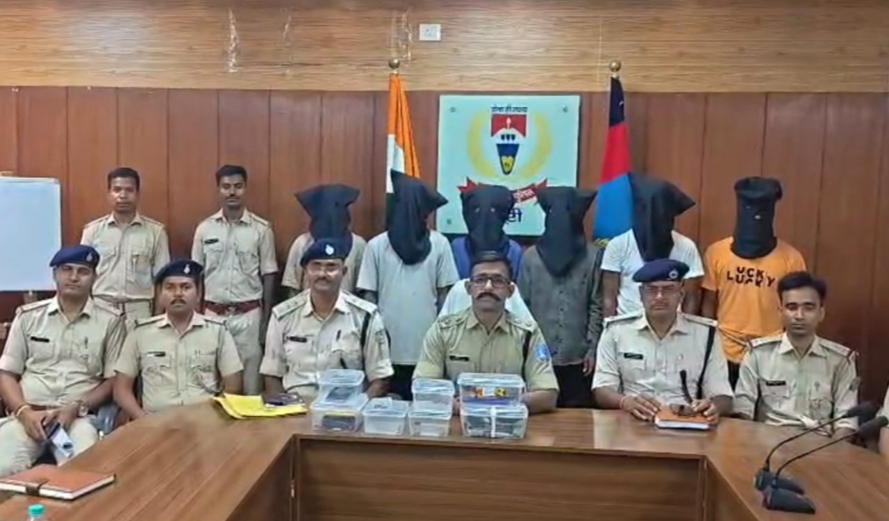 Major blow to PLFI in Khunti: Area Commander Shravan Das injured in encounter, 6 associates arrested.