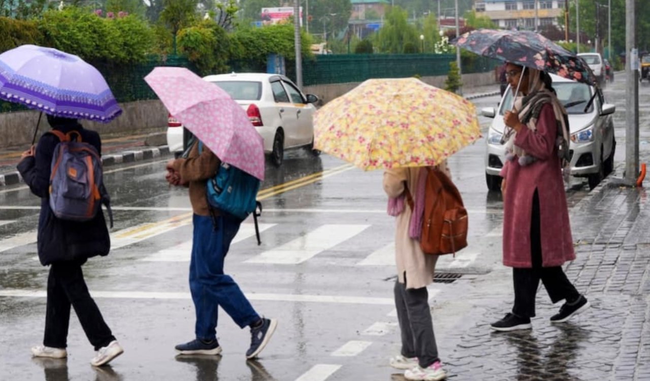 Rain accompanied by thunderstorms is likely across Jharkhand, including Ranchi, today; conditions are a mix of heat and humidity.