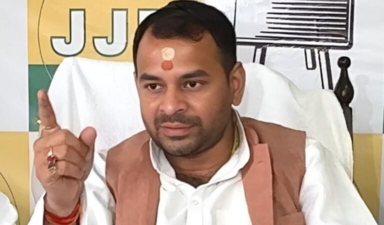 सरकारी आवास से 20 लाख रुपये चोरी का आरोप, तेज प्रताप यादव ने निजी सहायक के खिलाफ दर्ज कराई शिकायत