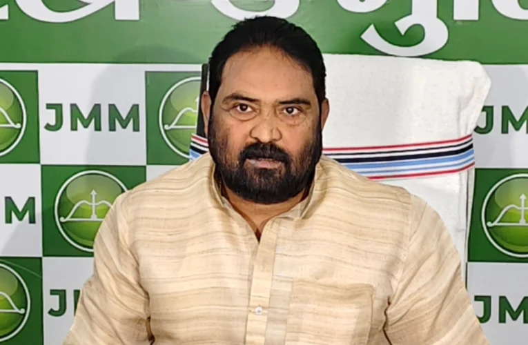 Padma Bhushan for 'Dishom Guru' Shibu Soren: JMM terms it an honour for Jharkhand's struggle and identity.