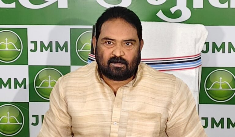 दिशोम गुरु शिबू सोरेन को पद्मभूषण: जेएमएम ने बताया झारखंड के संघर्ष और अस्मिता का सम्मान