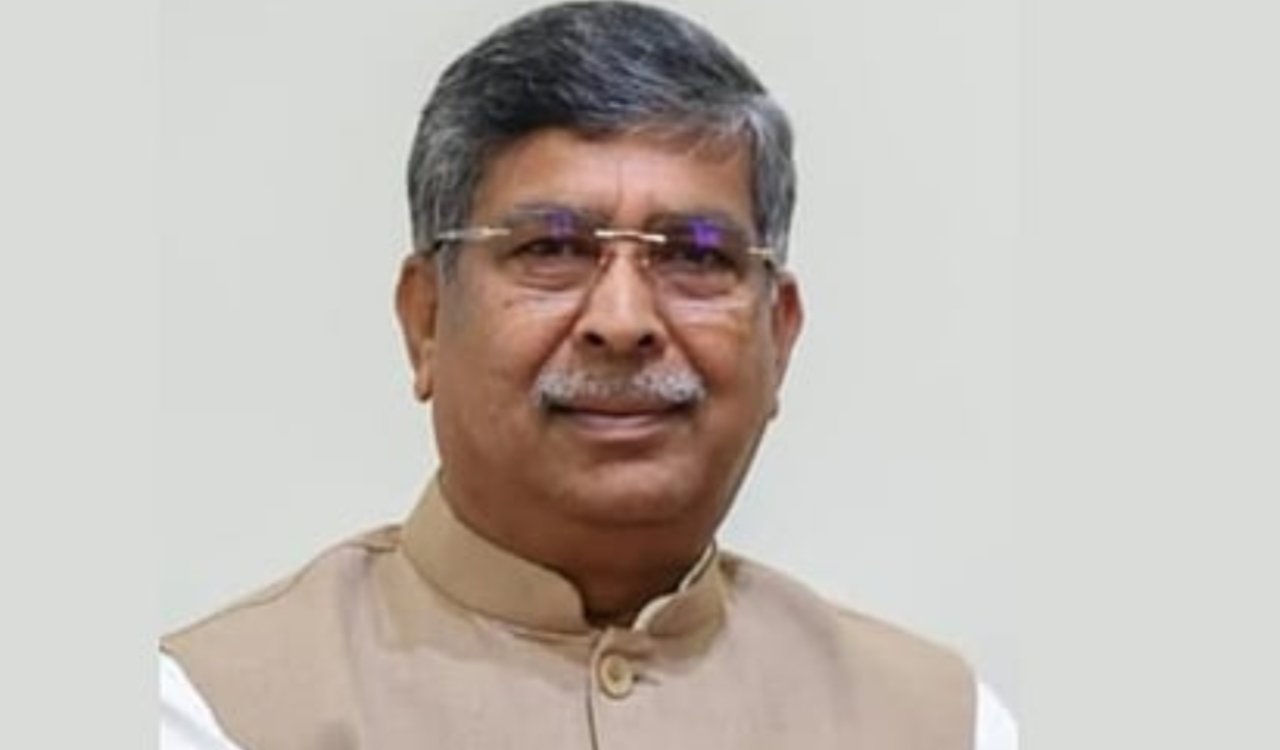 'Dishom Guru' Shibu Soren honoured with Padma Bhushan; Aditya Sahu calls it an honour for the entire state of Jharkhand.
