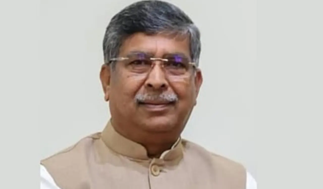 'Dishom Guru' Shibu Soren honoured with Padma Bhushan; Aditya Sahu calls it an honour for the entire state of Jharkhand.