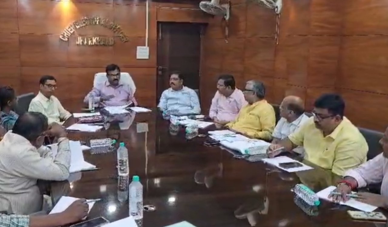 Meeting of the Chief Electoral Officer with political parties regarding the Special Intensive Revision (SIR) in Jharkhand.