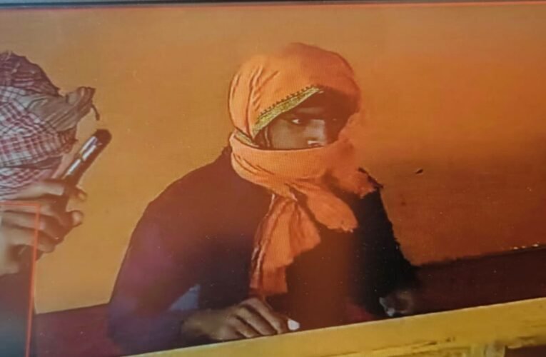 ₹1 lakh looted from a Pragya Kendra in broad daylight in Palamu; criminals caught on CCTV.