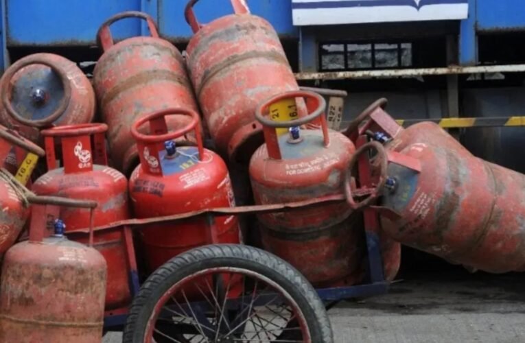 LPG को लेकर सरकार का बड़ा फैसला, कमर्शियल और इंडस्ट्रियल ग्राहकों को बड़ी राहत