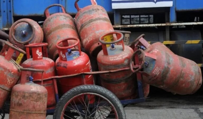 LPG को लेकर सरकार का बड़ा फैसला, कमर्शियल और इंडस्ट्रियल ग्राहकों को बड़ी राहत