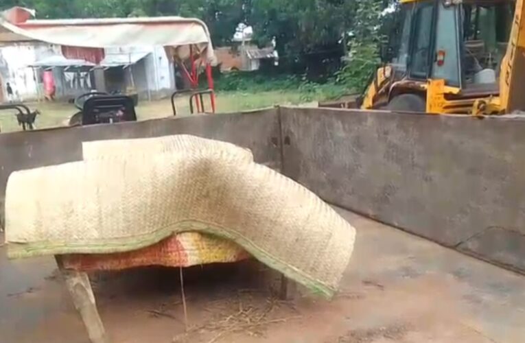 Wife dies after domestic dispute in Godda; allegation of strangulation; husband in custody.