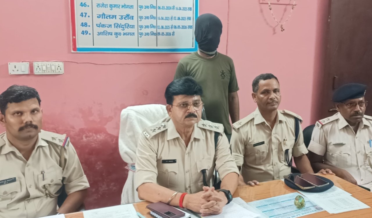 Large consignment of illicit liquor seized in Hazaribagh; truck driver arrested with 935 cartons of Indian-Made Foreign Liquor (IMFL).