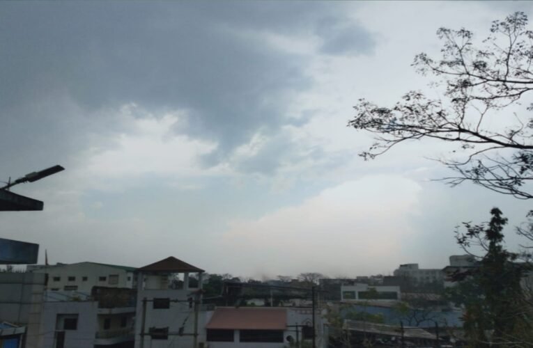 Weather in Ranchi and across Jharkhand today: Possibility of rain accompanied by thunder and lightning.