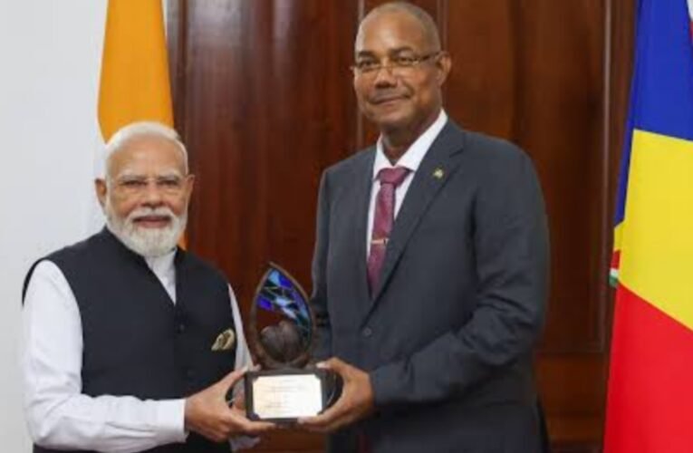 सेशेल्स ने प्रधानमंत्री नरेंद्र मोदी को ‘गार्डियन ऑफ द ब्लू होराइजन’ सम्मान से किया सम्मानित