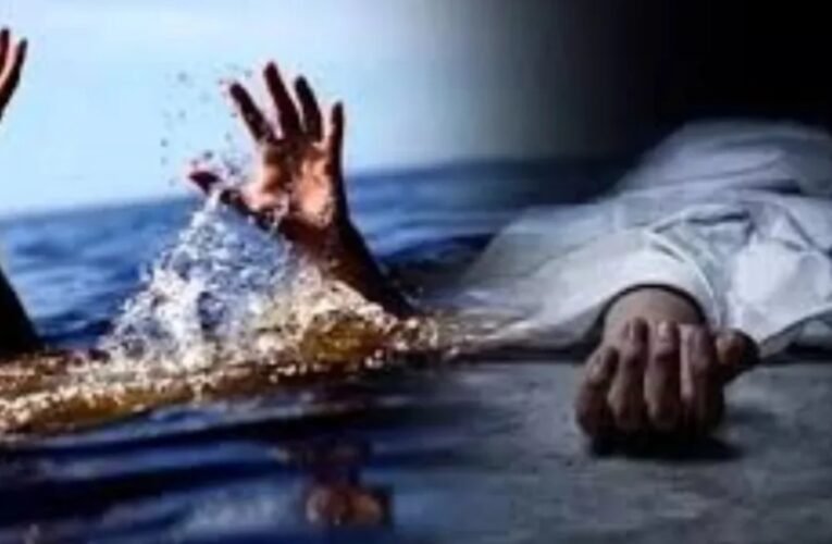 Elder brother jumped into a well to save his younger brother; both drowned to death.