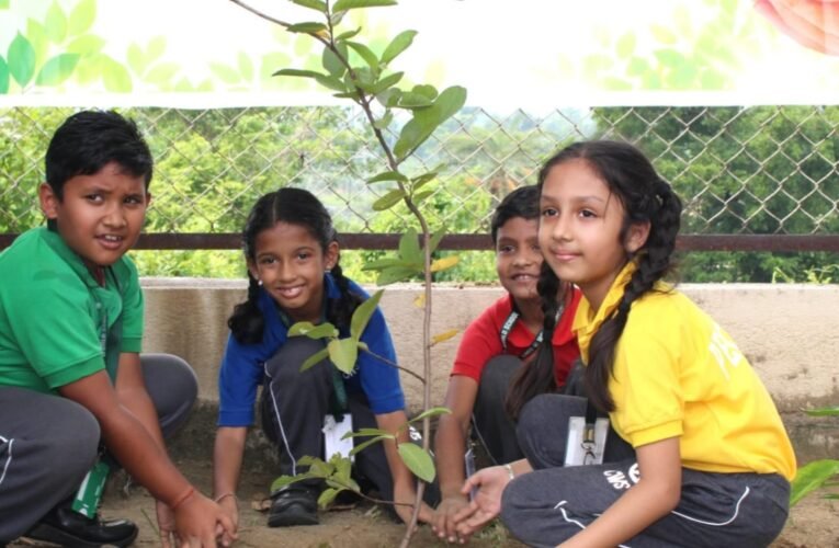 धनबाद में सात दिवसीय वृक्षारोपण अभियान संपन्न, 100 पौधे लगाए गए