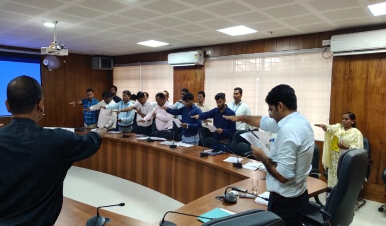 लोहरदगा: राशन वितरण में लापरवाही बर्दाश्त नहीं, उपायुक्त ने 30 जून तक काम पूरा करने का दिया अल्टीमेटम