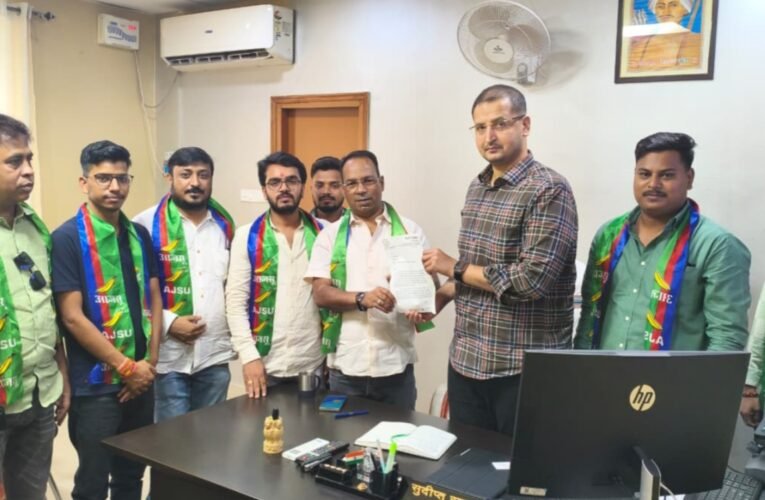 Demand for issuance of local certificates prior to JCECB enrollment; Yuva AJSU submits memorandum to Argora CO.
