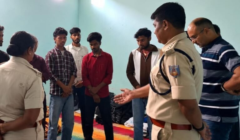नौकरी दिलाने के नाम पर ठगी करने वाले गिरोह पर पुलिस की बड़ी कार्रवाई, तीन हिरासत में