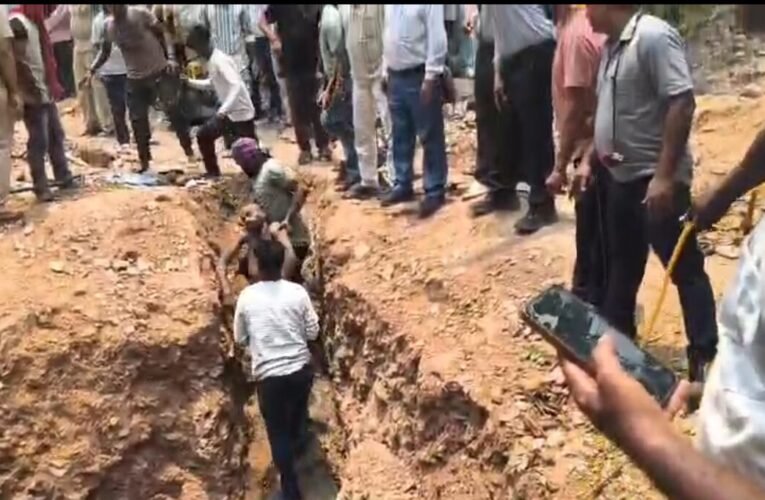 Major accident during illegal coal mining in Ramgarh; four youths die of suffocation.