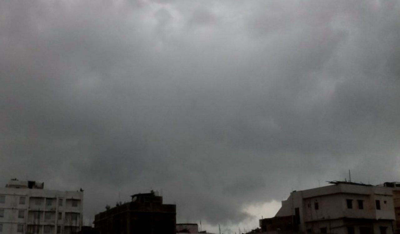 Weather in Ranchi and across Jharkhand today: Cloudy skies; possibility of rain, thunderstorms, and squalls.