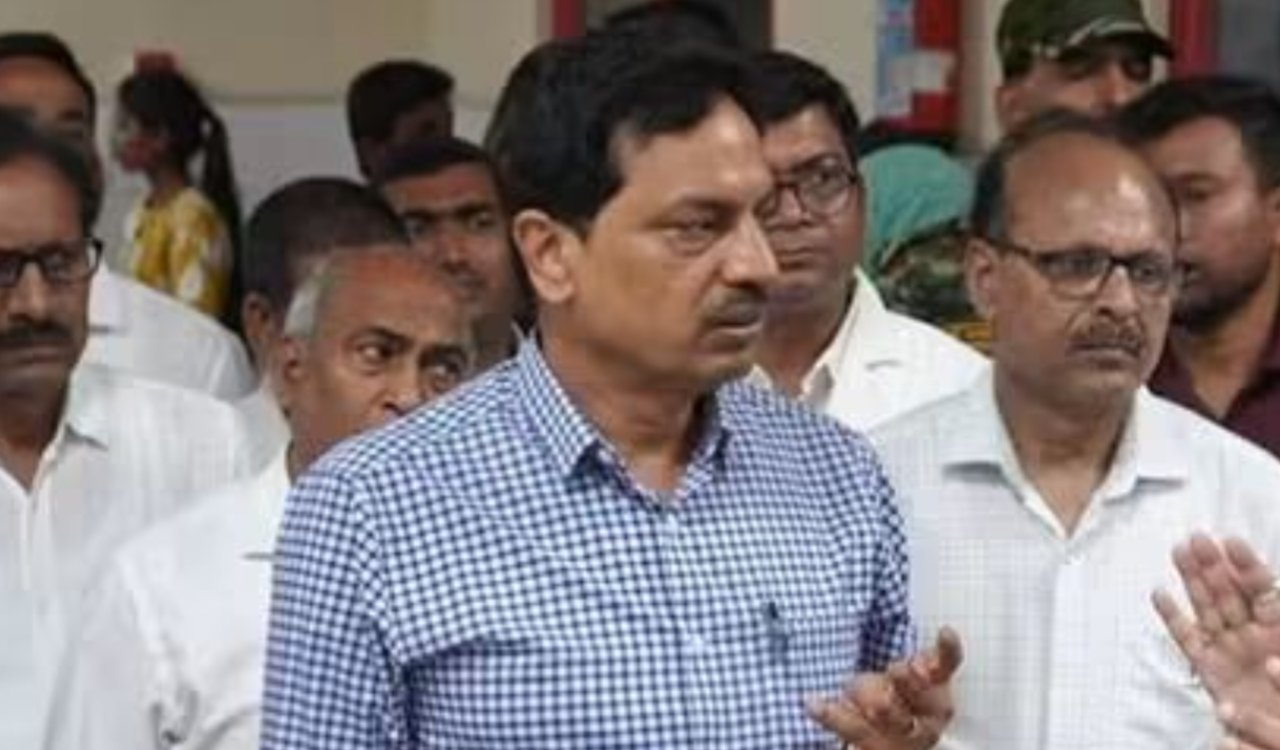Jharkhand Government on alert: Strict instructions issued to all Deputy Commissioners following a malaria death in East Singhbhum; prevention drive launched on a war footing.