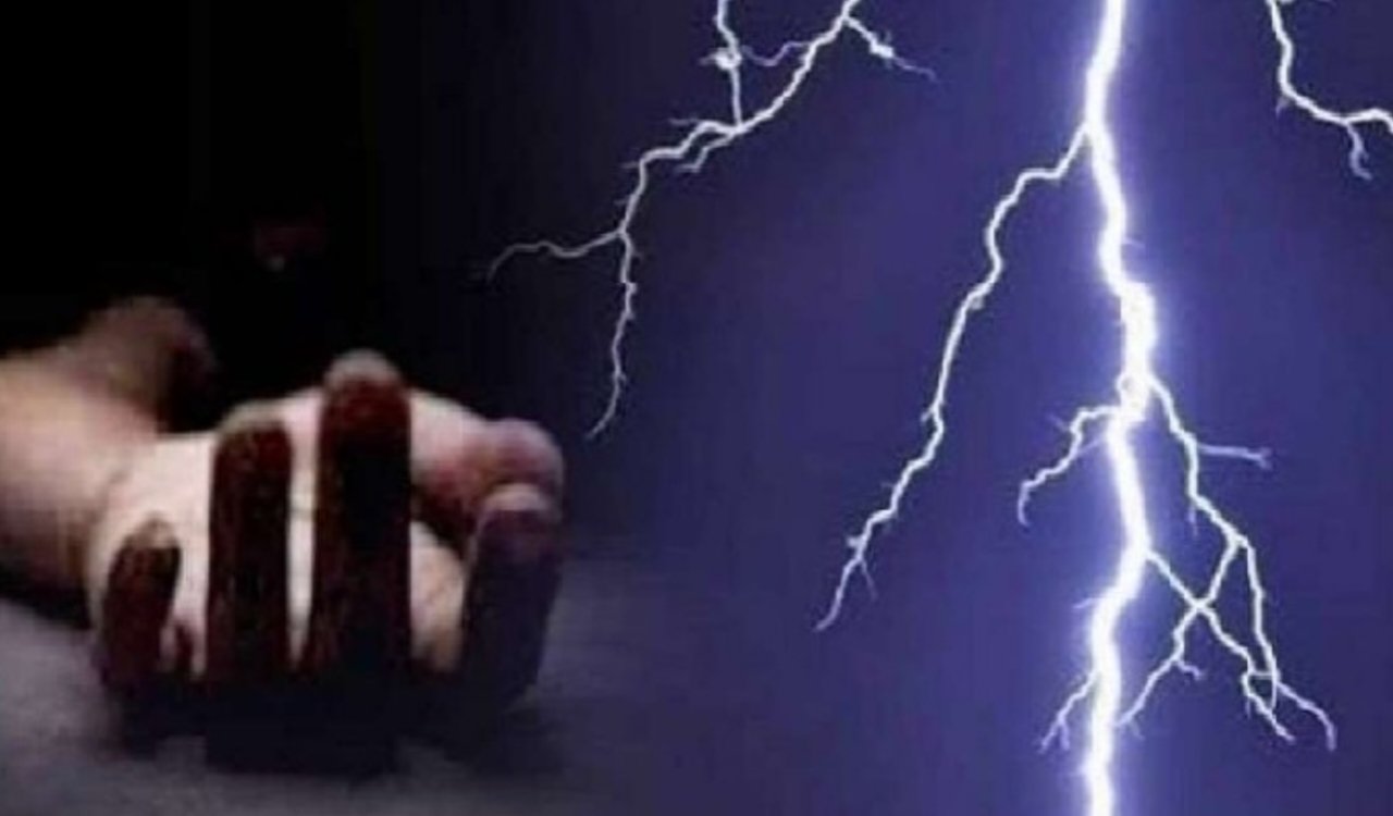 Tragic incident in Dumka: Two sisters killed and brother rendered unconscious after being struck by lightning.