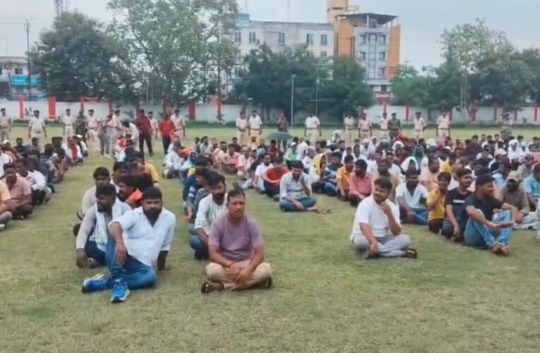 धनबाद में पुलिस का सख्त रुख: पहली बार हुई दागी अपराधियों की परेड, दी गई दो टूक चेतावनी