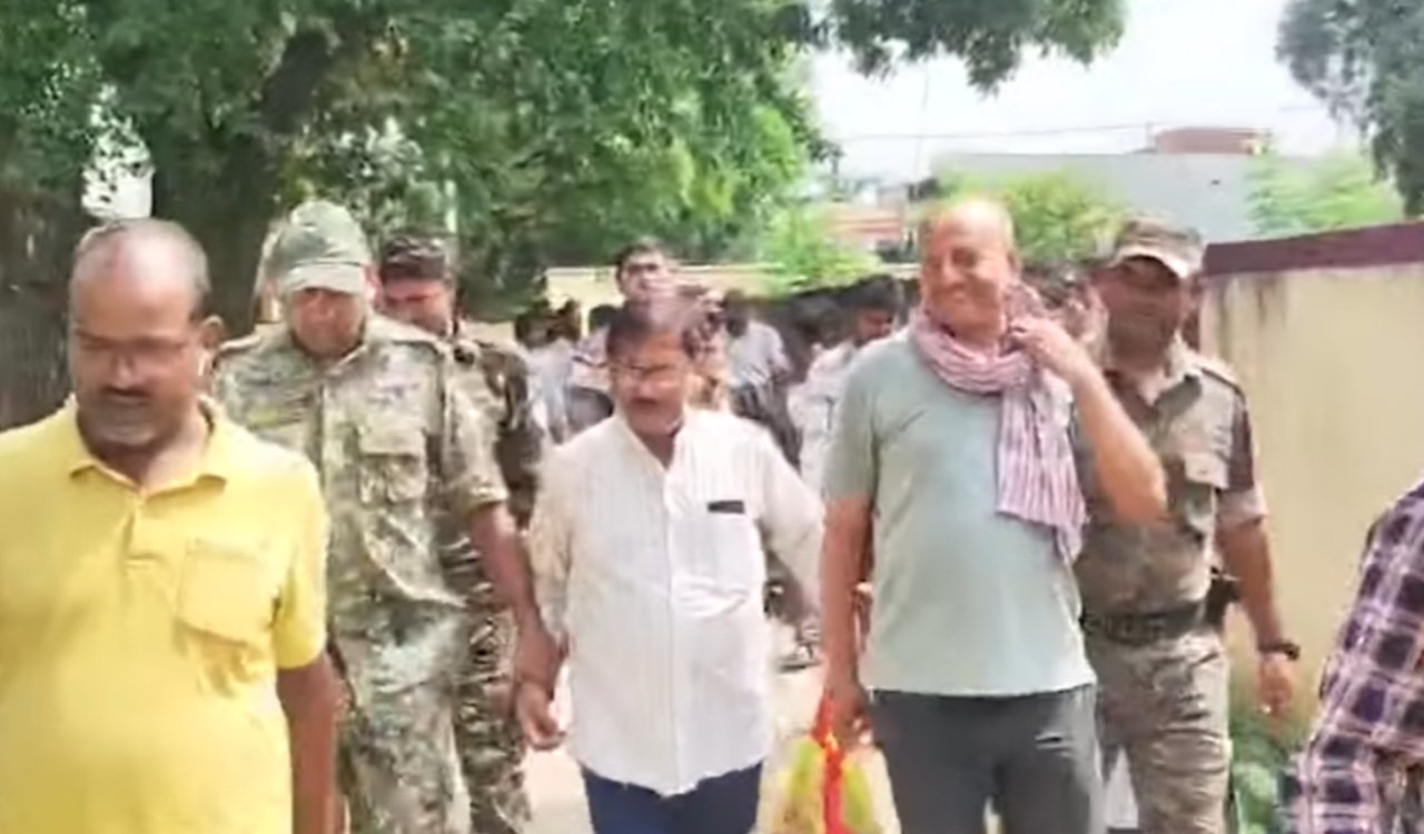 Major ACB action in Bokaro: Block Head Assistant arrested while accepting a bribe of ₹8,000.