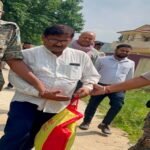 बोकारो : पेटरवार प्रखंड का प्रधान सहायक 8 हजार रुपये घूस लेते रंगे हाथों गिरफ्तार Bokaro: Head Assistant of Petarwar Block arrested red-handed while accepting a bribe of 8,000.