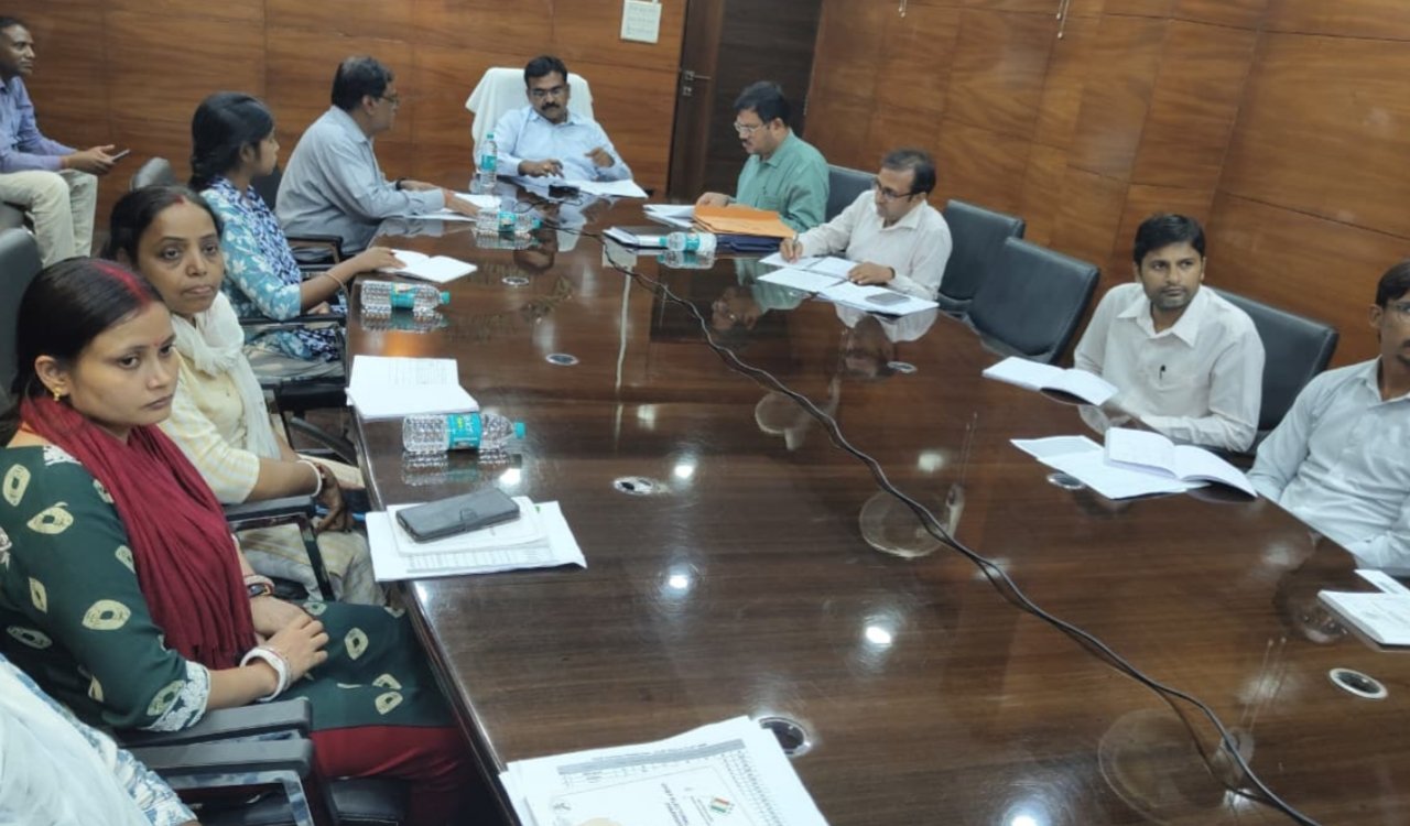 Voter List Revision: Instructions for speedy resolution of grievances; assistance available via toll-free number 1950 and 'Book a Call' facility.