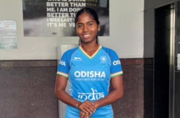 Indian Junior Women's Hockey Team departs for UK exposure tour; Simdega's Nisha Minz gets an opportunity.