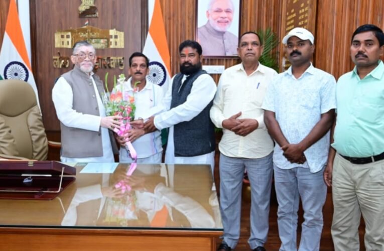Backward Caste Struggle Committee submits memorandum to the Governor; demands OBC reservation and rights.